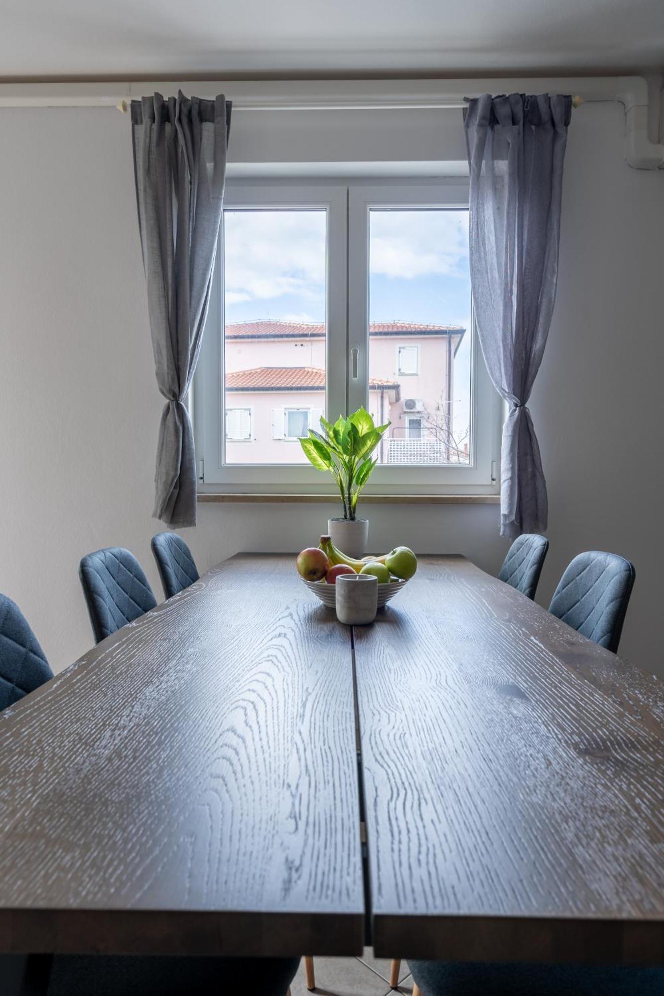 Charmante Wohnung Fusslaeufig Zum Meer In Funtana Exterior foto